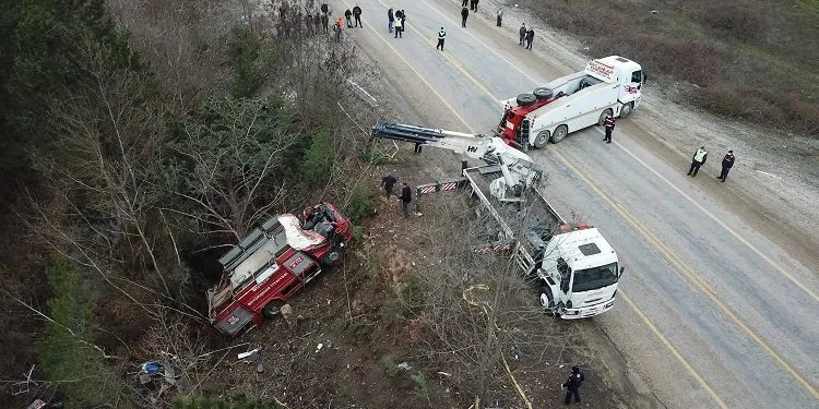Bursa’daki kazada itfaiye aracı bölgeden kaldırıldı