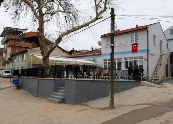 Bursa İnegöl’de Kozluca Mahallesi yeni meydan ve konağına kavuştu