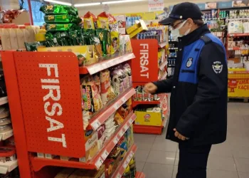 Bursa’da zabıtadan kasa ve raf fiyatı denetimi