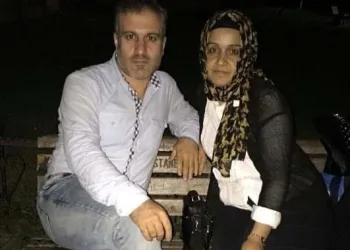 Eşini 11 yerinden bıçaklayarak öldürdü