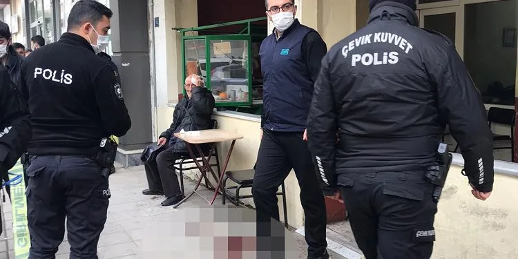 Bursa’da husumetlisini bacaklarından bıçakladı