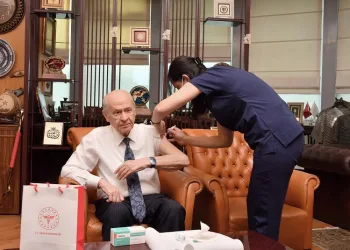 MHP lideri Bahçeli Turkovac aşısı oldu