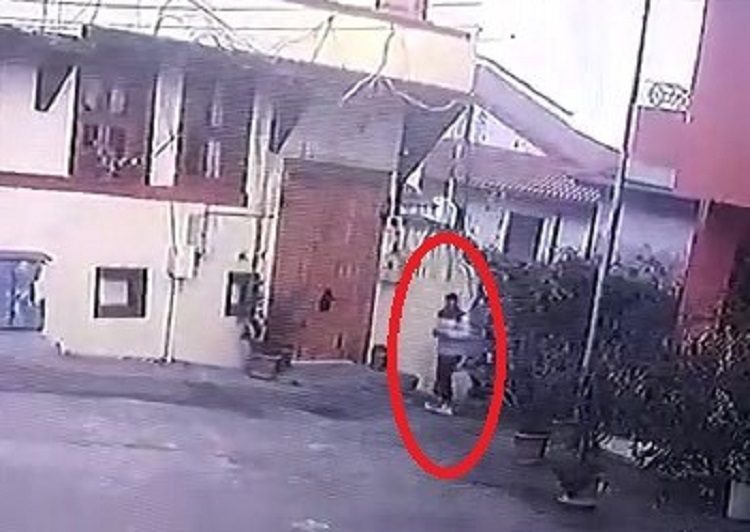 Tornavidayla saldıran gaspçıyı bıçaklayarak öldürdü
