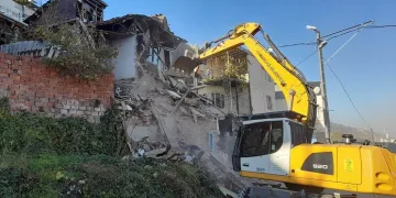 Bursa Osmangazi’de bir yılda 107 metruk bina yıkıldı
