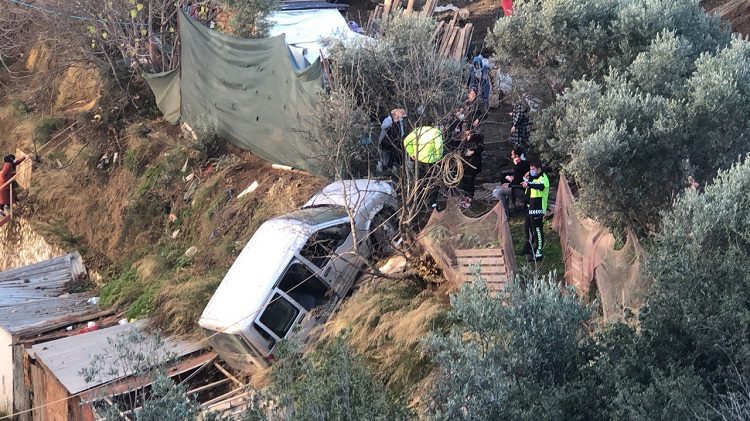 Bursa'da uçuruma yuvarlanan araç yayaya çarptı: 1 ölü