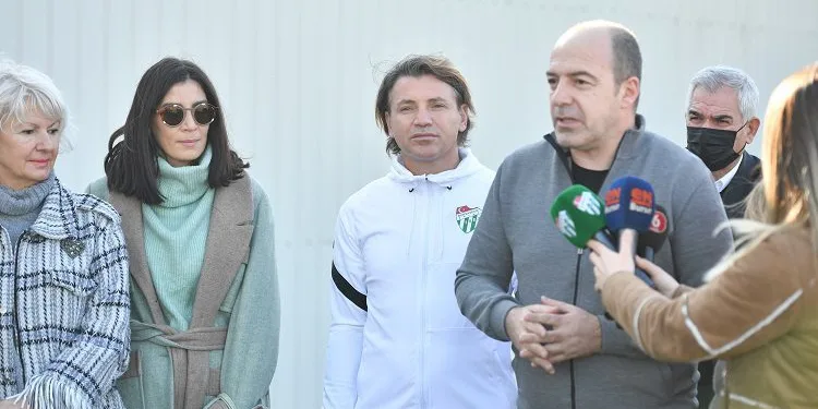 Bursaspor’un efsane futbolcularının isimleri sahalara verildi