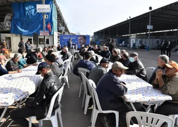 Başkan Dündar mahrukatçılar sitesi esnafıyla buluştu