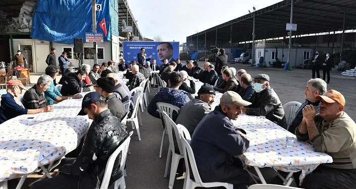 Başkan Dündar mahrukatçılar sitesi esnafıyla buluştu