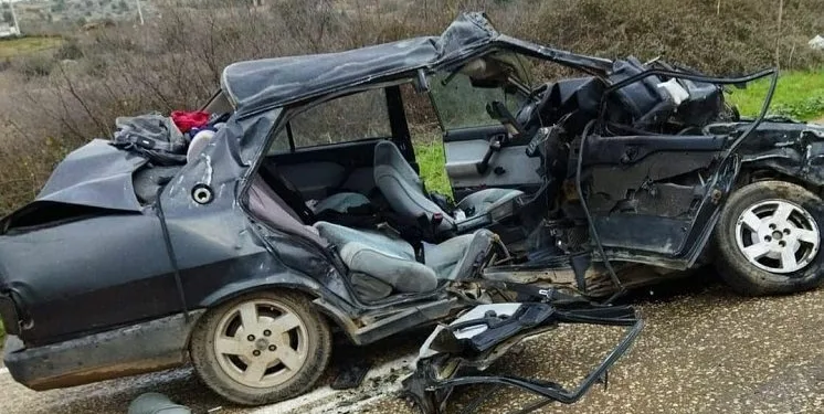 Bursa’da hurdaya dönen araçtan kurtarıldılar