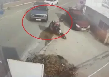 Bursa’da motosiklet cipe çarptı