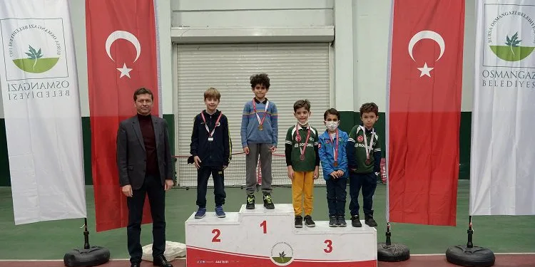 Bursa Osmangazi’de satranç heyecanı devam ediyor