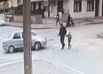 Bursa’da otomobilin çarptığı çocuk hayatını kaybetti