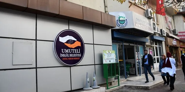 Bursa İnegöl’de Umuteli Market kartları yenilendi