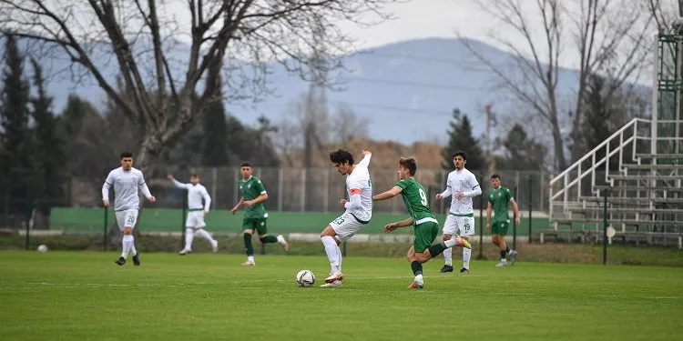 Bursaspor, U19 takımı ile maç yaptı