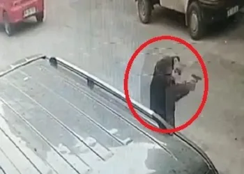Bursa’da sokak ortasında güpegündüz silahlı çatışma