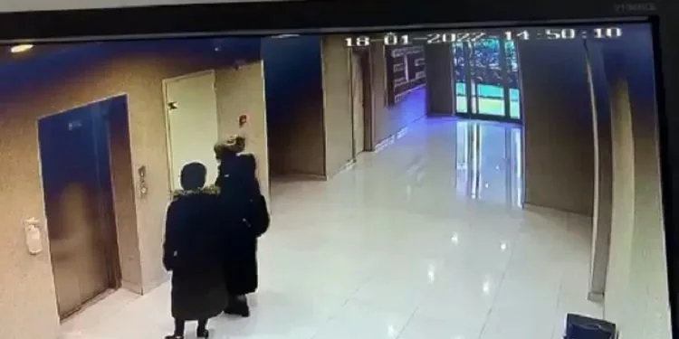 Bursa’da kartla girdikleri evden binlerce lira çaldılar
