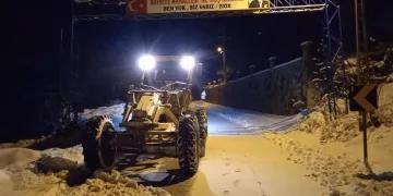 Bursa İnegöl’de kardan kapalı köy yolu kalmadı