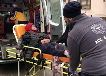 Bursa’da evinin avlusunda silahlı saldırıya uğradı