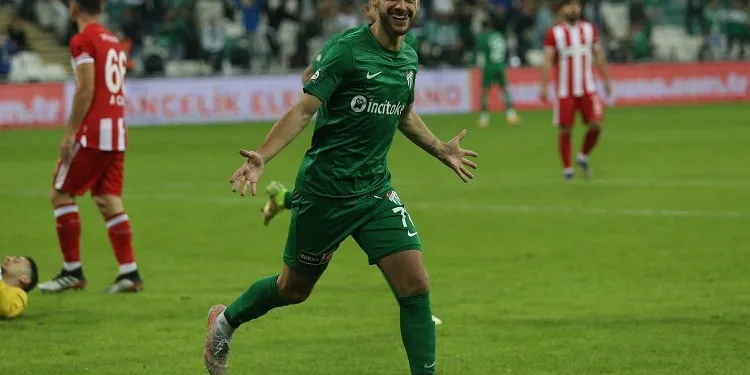 Bursaspor’da eksik futbolcular teknik ekibi düşündürüyor