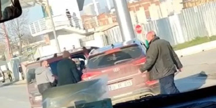 Bursa’da trafikte gördüğü akrabasını silahla yaraladı