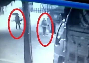 Bursa’da park halindeki araçların akülerini çaldılar