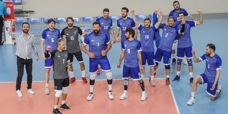 Karacabey Belediyespor voleybolda iddialı