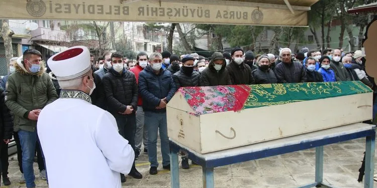 Bursa’da genç hemşirenin ölümü sevenlerini yasa boğdu
