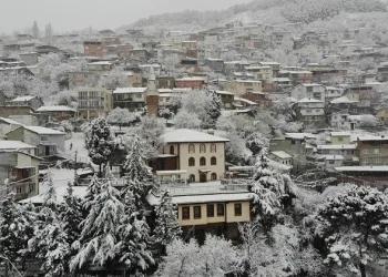 Bursa’da kartpostallık kar manzaraları