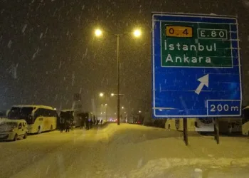 İstanbul-Ankara yolu trafiğe açıldı