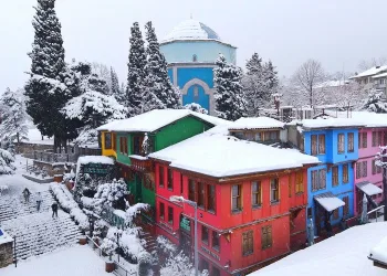 Bursa’nın tarihi simgeleri karla buluştu