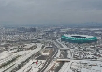 Buz tutan Nilüfer Çayı havadan görüntülendi