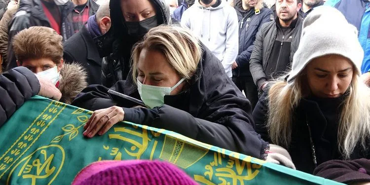 Ece Erken’den eşi Şafak Mahmutyazıcıoğlu’na veda