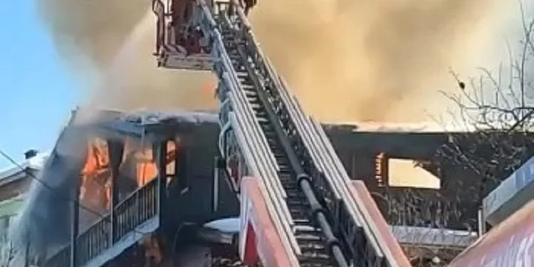 Bursa’da iki farklı mahallede çıkan yangınlar korkuttu