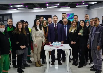 Başkan Tanır’dan belediye personellerine doğum günü sürprizi