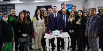 Başkan Tanır’dan belediye personellerine doğum günü sürprizi