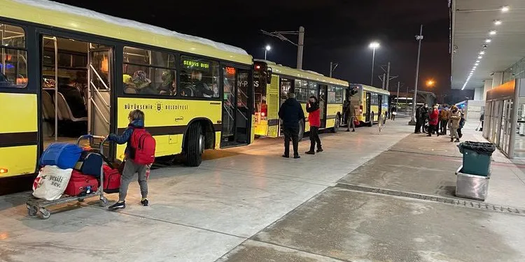 Bursa’da terminalde mahsur kalanlar yurtlara yerleştirildi