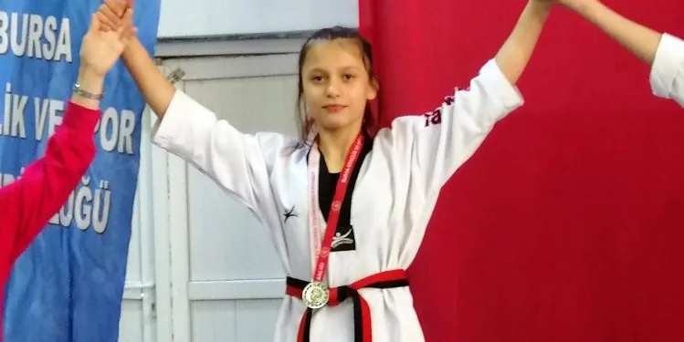 Osmangazili sporcudan gümüş madalya