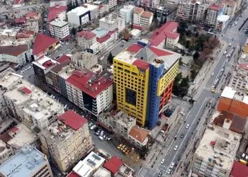 Dünyanın en saçma binası yıkılıyor