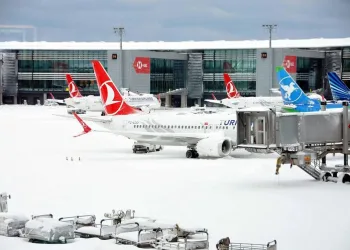 İstanbul Havalimanı’nda bir pist uçuşlara açıldı