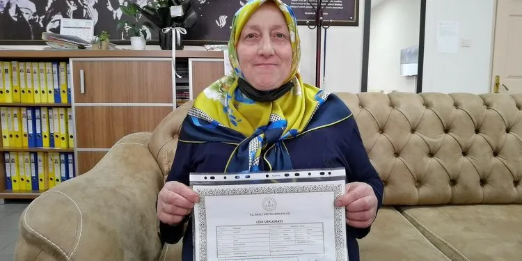 45’inden sonra diplomasını aldı! Doktor olmak istiyor