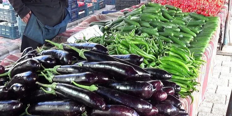 2 adedi 13 lira: Kar yağışı tezgahları vurdu!