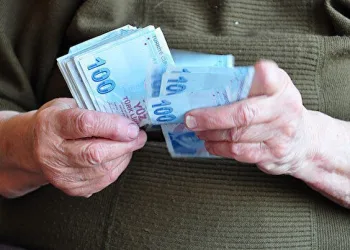 Emekliye yapılan zam yüzleri güldürmedi