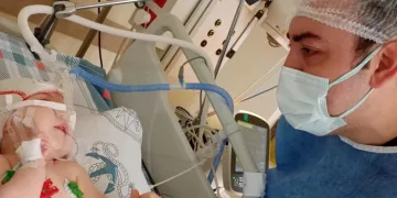 Solu borusuna mama kaçan SMA’lı Zeynep bebek, yaşam savaşı veriyor