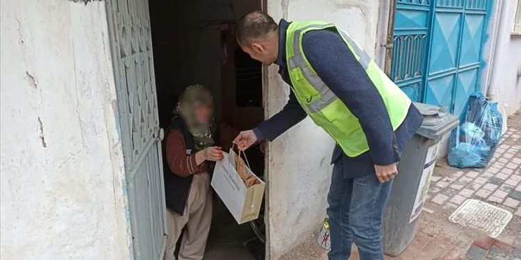 Umuteli ihtiyaç sahiplerini kandilde de yalnız bırakmadı