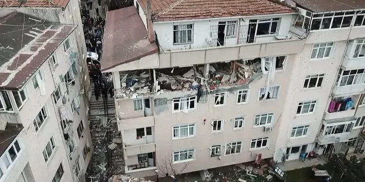 5 katlı binada patlama