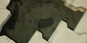 5 yaşındaki çocuk oluşan çukura düştü