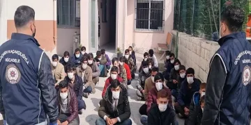 32 Afgan’ı İstanbul diye Osmaniye’ye bıraktılar