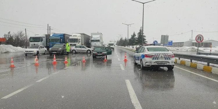 Konya-Antalya karayolu ulaşıma kapandı