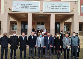 Bursa’da 3 kişi okul basıp öğretmeni darp etti