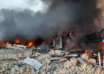 Rusya Ukrayna’yı vuruyor: Kentlerden ilk görüntüler
